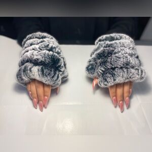 1
Surell Real Rex Rabbit Fur Textile Knit Fingerless Gloves -